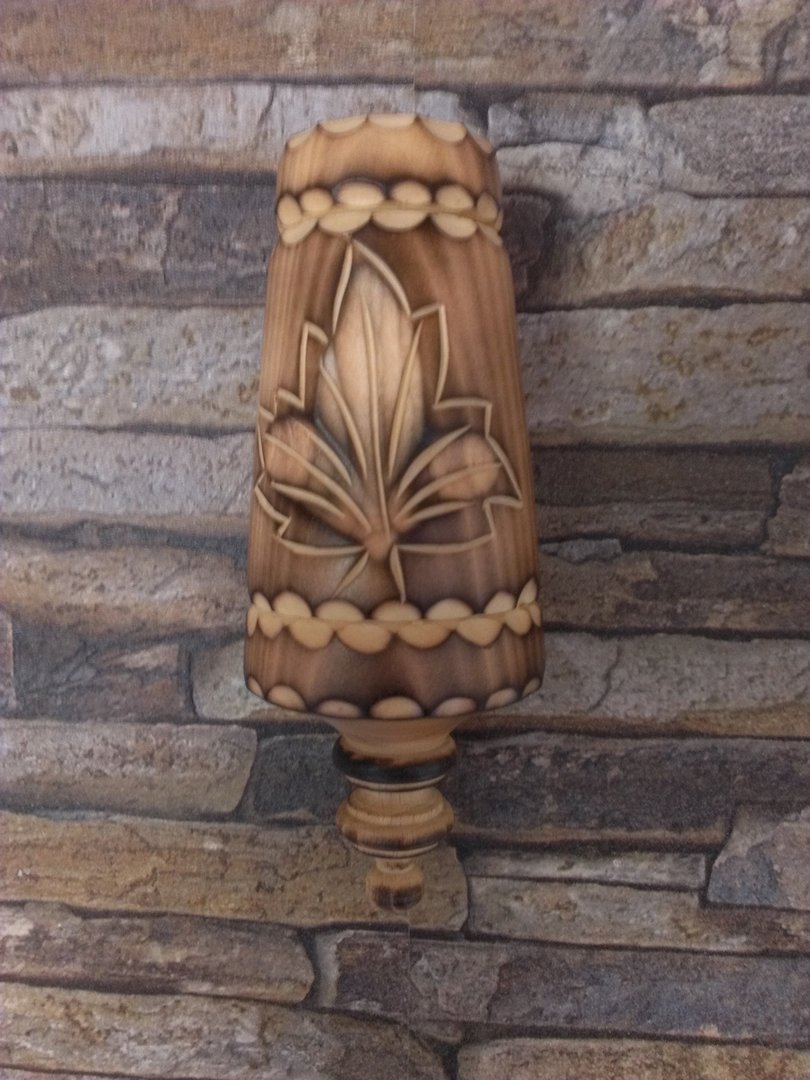 Chain holder wine leaf small